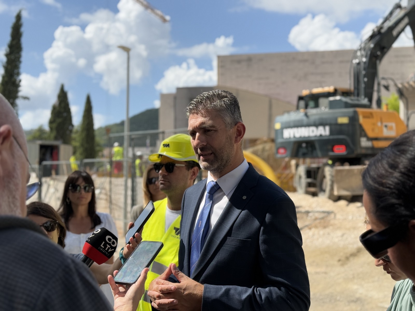 Franković sa suradnicima obišao radove na dogradnji i rekonstrukciji OŠ Mokošica (VIDEO)