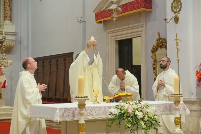 2605_Molitvenezajedniceipokreti_18.jpg
