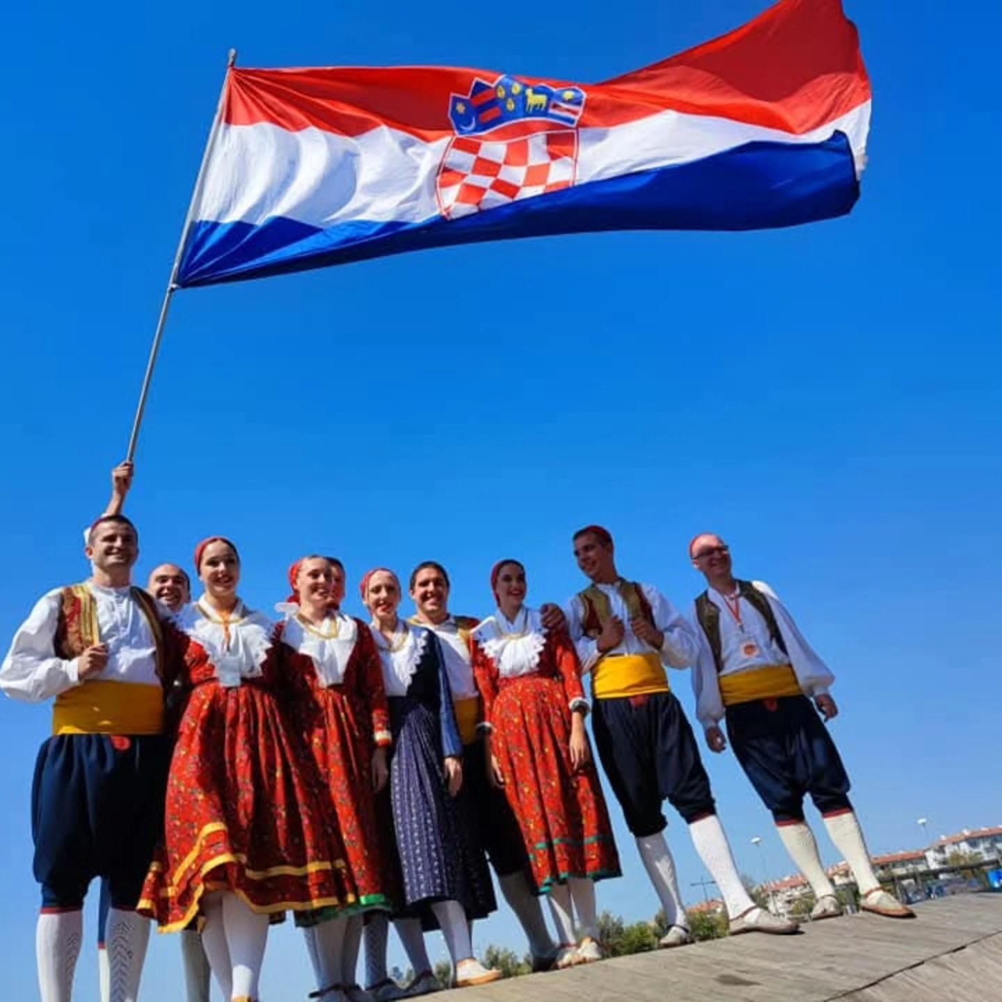 UPUTILI ČESTITKU