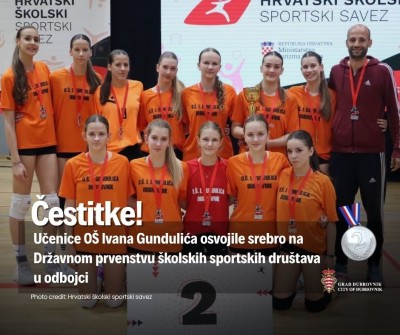 ČESTITKE UČENICAMA