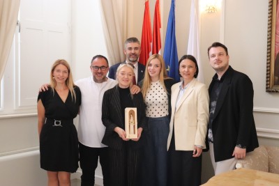 Nagrađivani ansambl Kazališta Marina Držića primljen od gradonačelnika