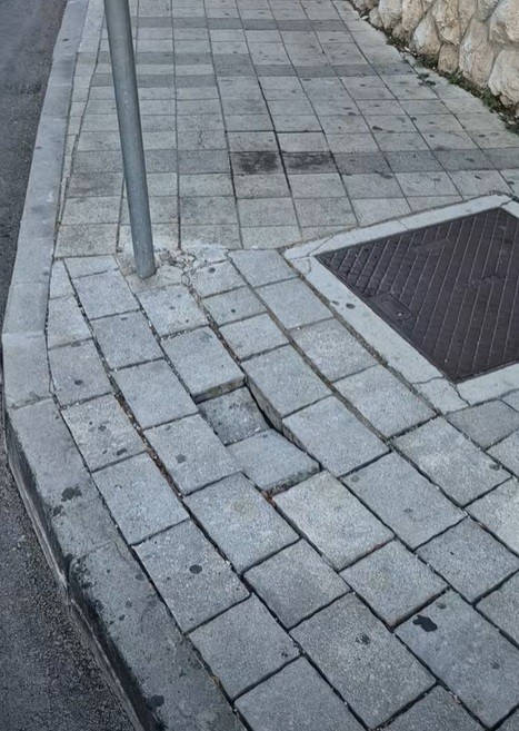 OPREZ U PROMETU