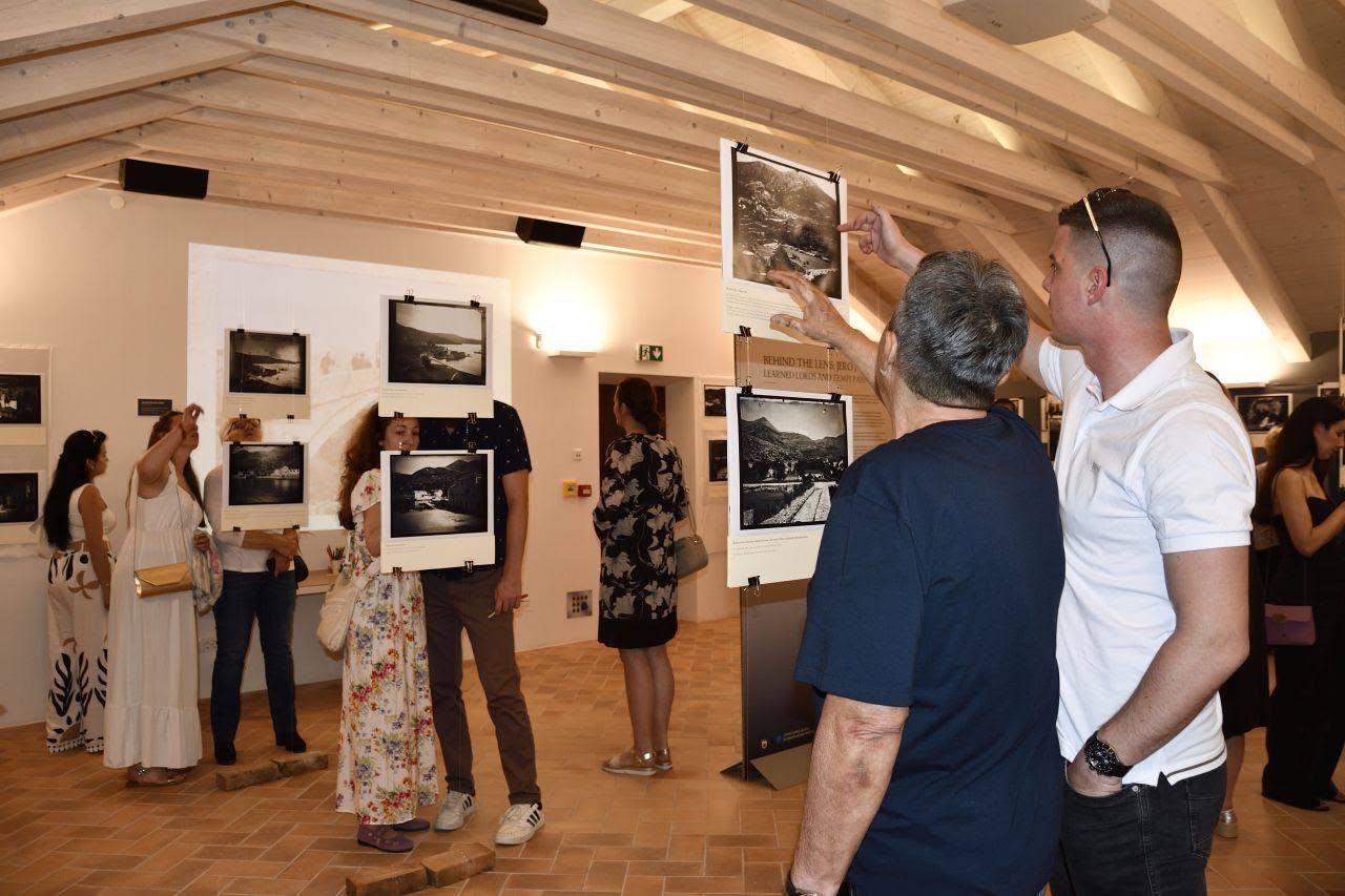 U Slanom otvorena izložba o Jeru Pugliesiju, liječniku i fotografu koji je zabilježio prošlost Dubrovačkog primorja