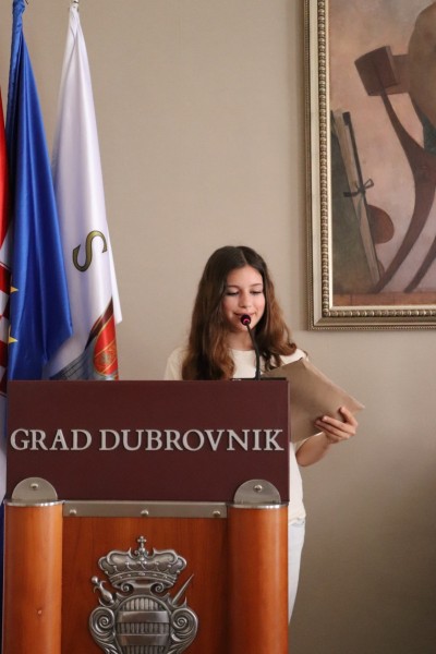 Mlade novinarke iz OŠ Marina Getaldića posjetile gradonačelnika Frankovića