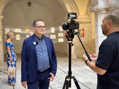 Otvorena izložba 'Boje iskustva' polaznika Kreativne radionice