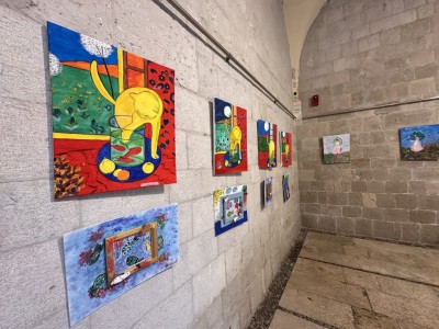 Otvorena izložba 'Boje iskustva' polaznika Kreativne radionice