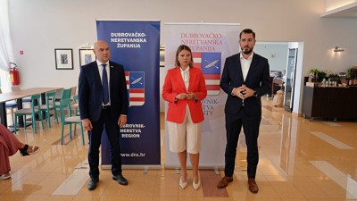 Uručeni ugovori vrijedni četiri milijuna eura u Smokvici