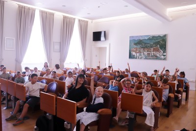 Gradonačelnik ugostio učenike i učiteljice koje promiču znakovni jezik