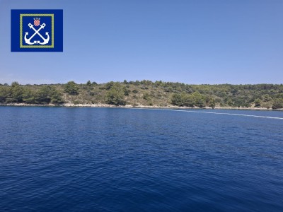 Požar i potonuće brodice kod Premanture, uklonjena olupina kod Hvara