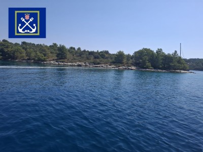 Požar i potonuće brodice kod Premanture, uklonjena olupina kod Hvara