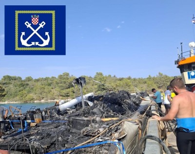 Požar i potonuće brodice kod Premanture, uklonjena olupina kod Hvara