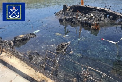 Požar i potonuće brodice kod Premanture, uklonjena olupina kod Hvara