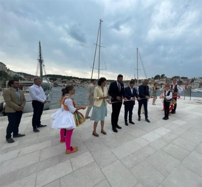 Butković otvorio obnovljenu Vela riva u Malom Lošinju