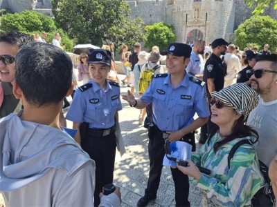 Strani policijski službenici u Dubrovniku osiguravaju sigurnost turista