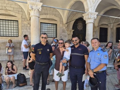 Strani policijski službenici u Dubrovniku osiguravaju sigurnost turista