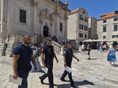 Strani policijski službenici u Dubrovniku osiguravaju sigurnost turista