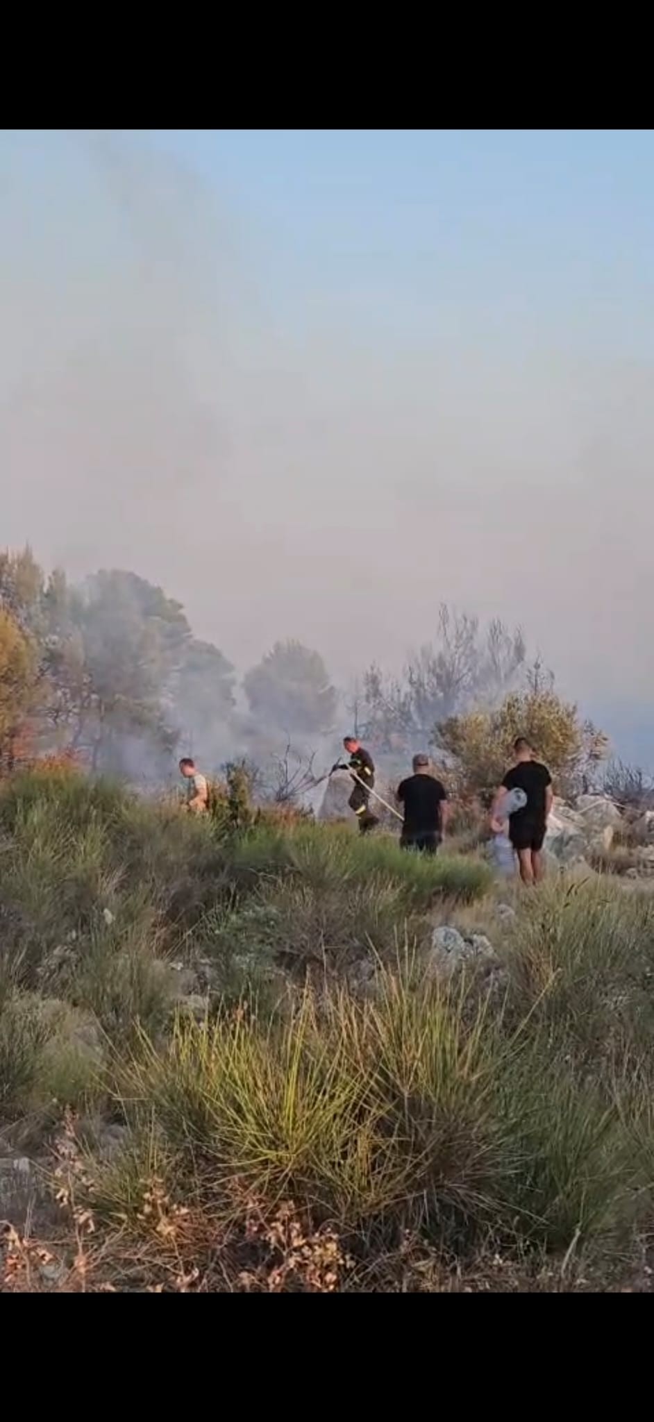 Požar ispod Srđa uspješno zaustavljen
