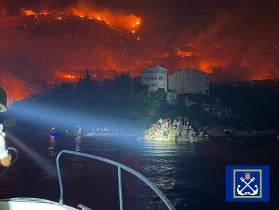 Spašeni brojni ljudi s djecom iz mora u Makarskom primorju