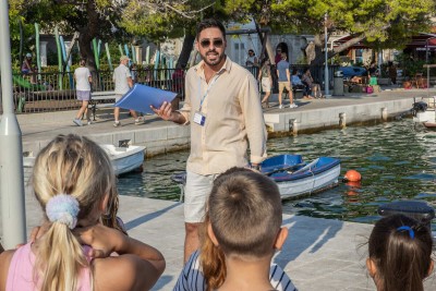 knjige-pod-stablima-cavtat_18082026_vlevi-6819.jpg
