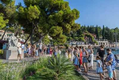 knjige-pod-stablima-cavtat_18082026_vlevi-6834.jpg