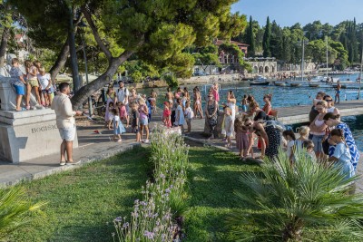 knjige-pod-stablima-cavtat_18082026_vlevi-6838.jpg