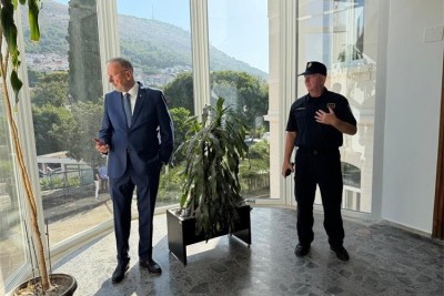 Ministar Božinović posjetio obnovljenu zgradu Policijske uprave