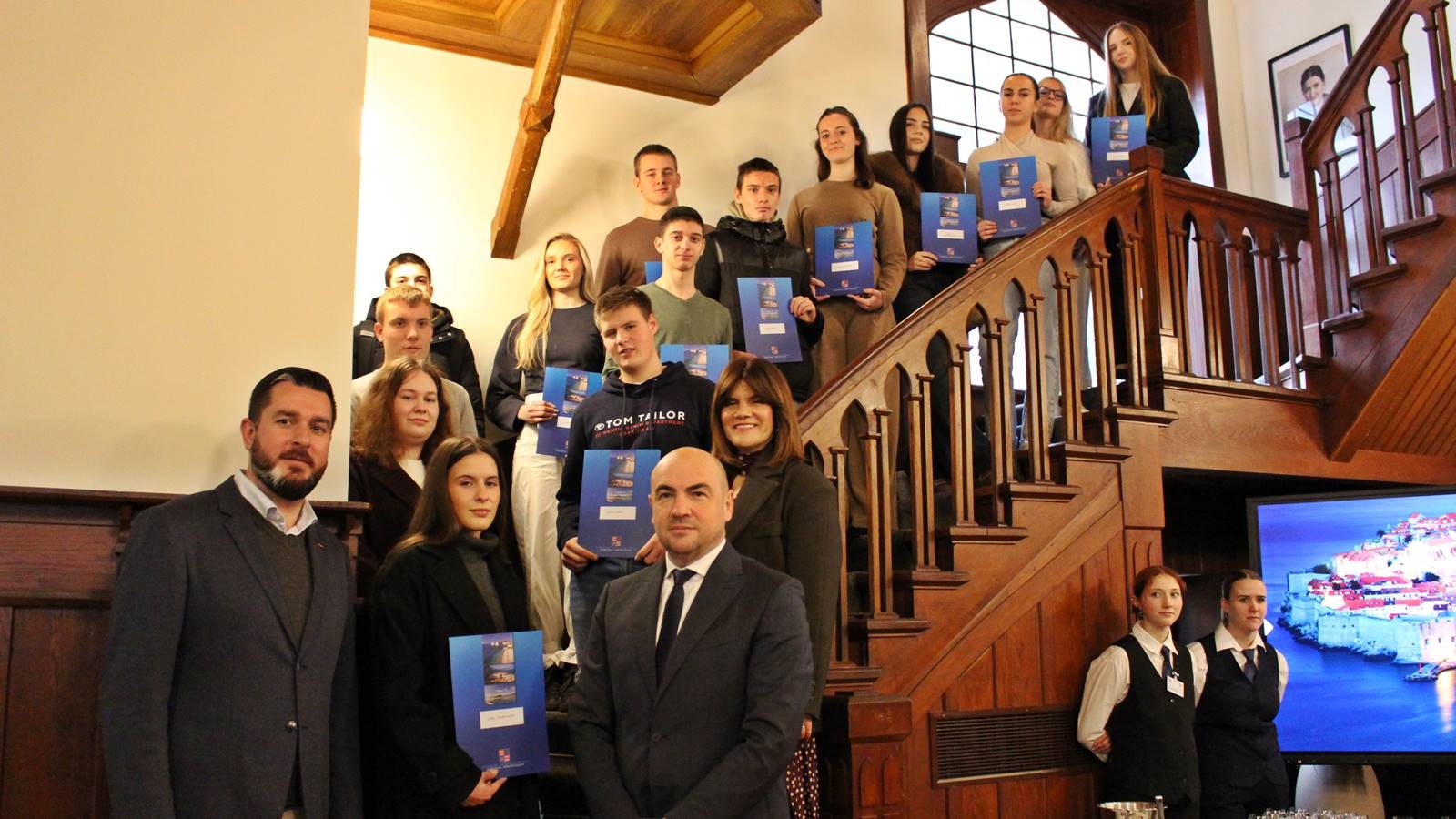 Dubrovačko-neretvanska županija povećava stipendije za učenike i studente