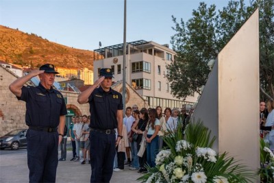 Polaganje vijenaca i paljenje svijeća za 35. obljetnicu agresije na Dubrovnik
