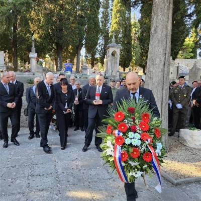 Polaganje vijenaca i paljenje svijeća za 35. obljetnicu agresije na Dubrovnik