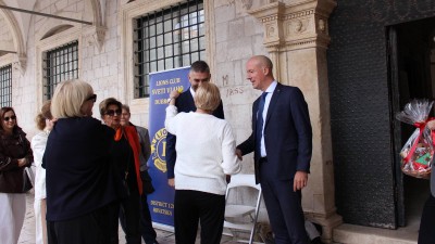 Župan Pezo sudjelovao u zvučnom pikadu povodom Dana slijepih