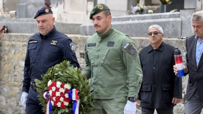 Položeni vijenci za poginule branitelje i civile