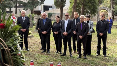 Položeni vijenci za poginule branitelje i civile