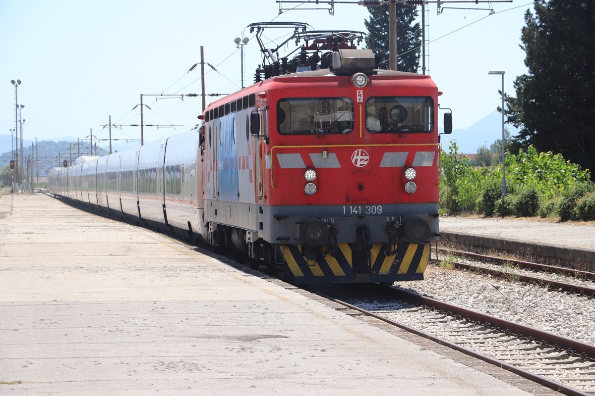 Nakon više od osam godina ponovno uspostavljena putnička željeznička linija Sarajevo-Ploče