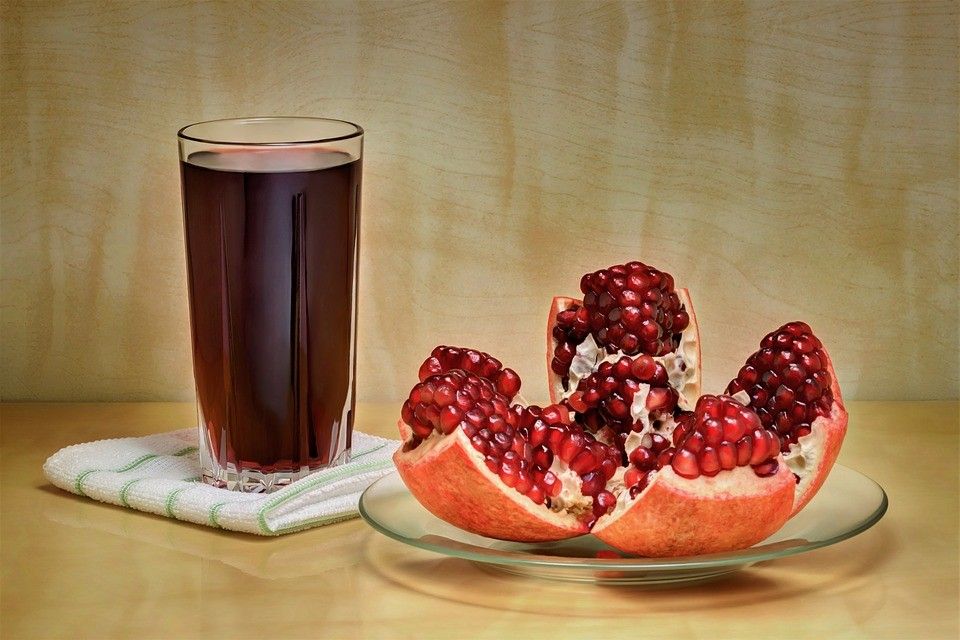 Napravite sok od šipka za par minuta bez nereda! (VIDEO)