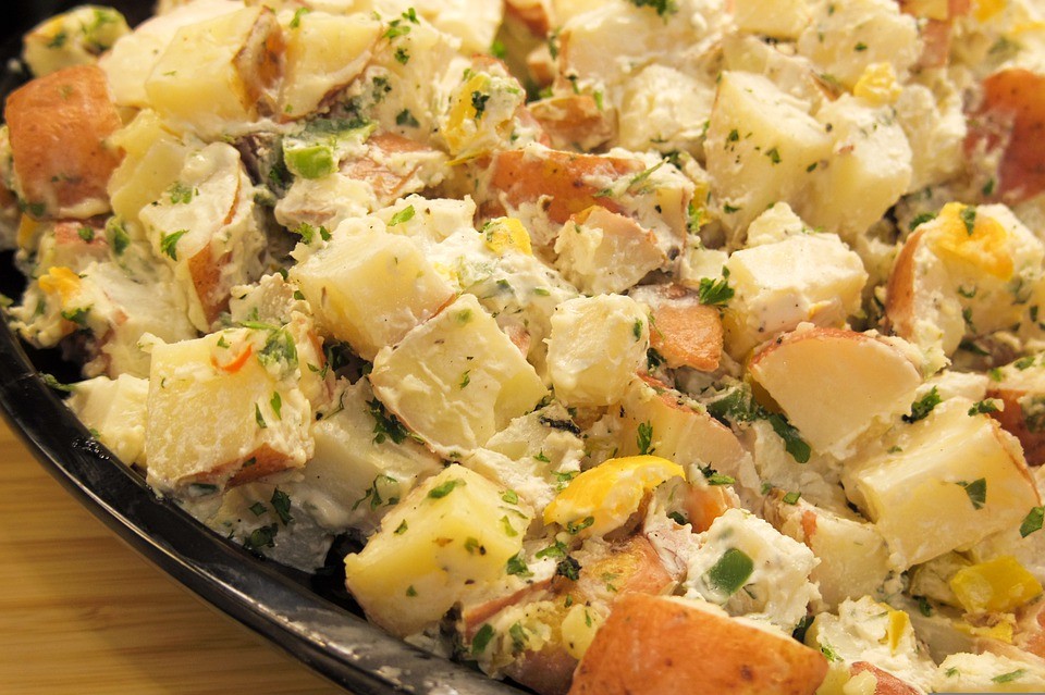 Rustikalna krumpir salata