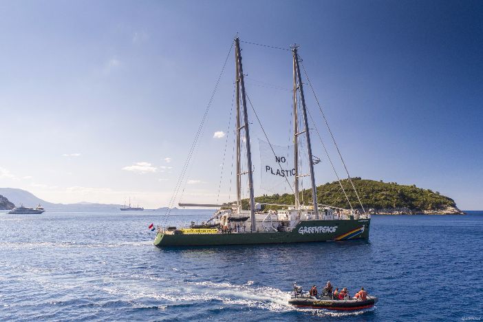 Rainbow Warrior u Dubrovniku protiv plastike u moru